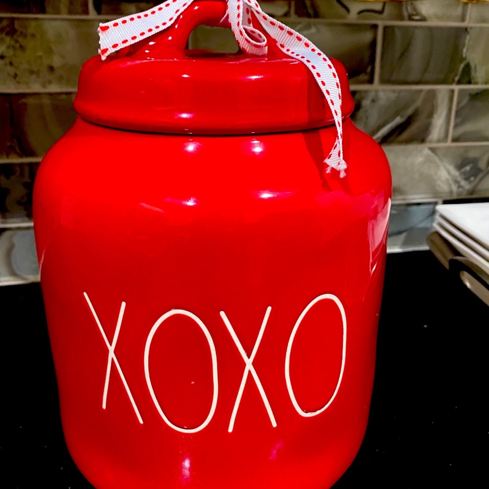 Rae Dunn XOXO Canister